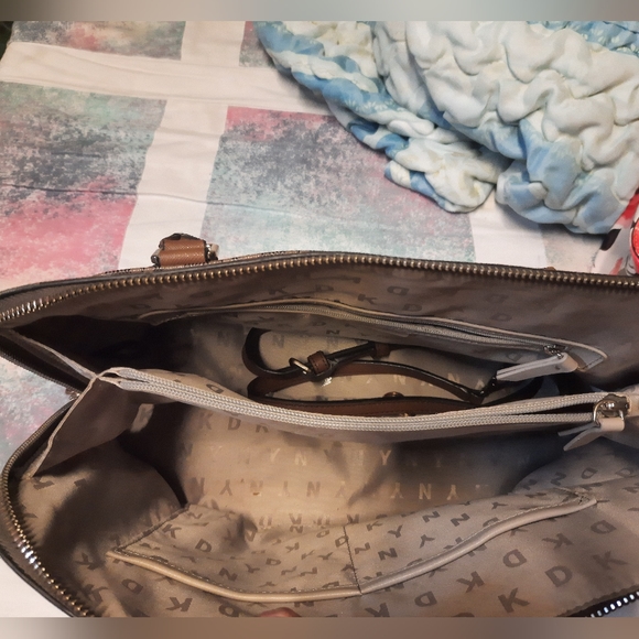 DKNY bag Brown monogram - Picture 3 of 5